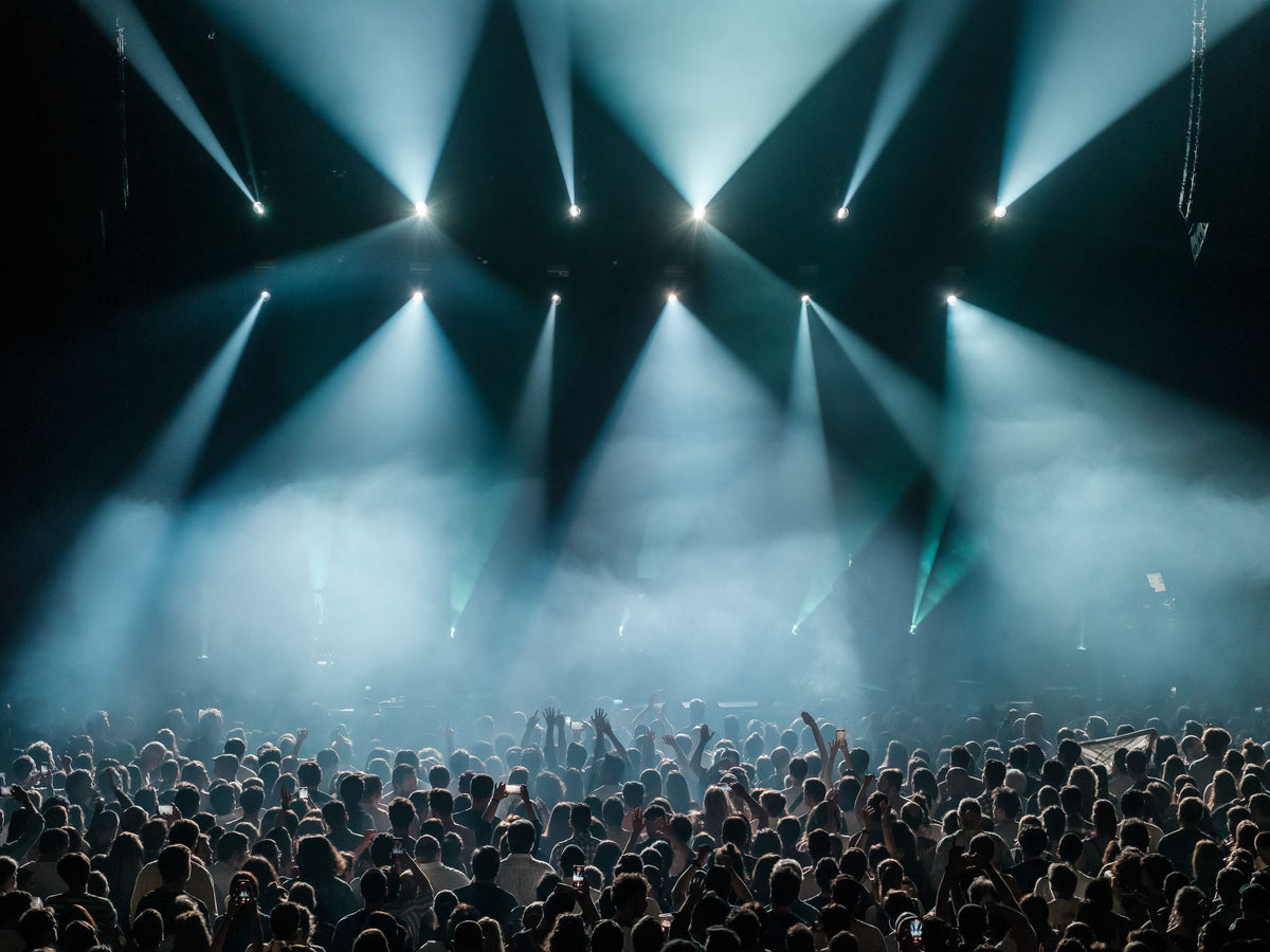 Event impression: concert with light show and audience